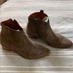 Madewell Suede Ankle boots